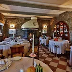 Hotel La Tavernetta Al Castello 3*