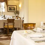 Hotel La Tavernetta Al Castello 3*