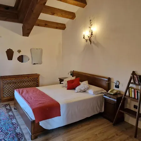 La Tavernetta Al Castello Hotel 3*
