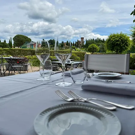 La Tavernetta Al Castello 酒店