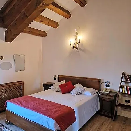 La Tavernetta Al Castello 3*